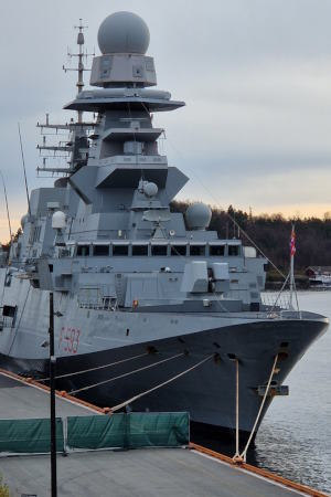 ITS Carabiniere (F 593) i Oslo