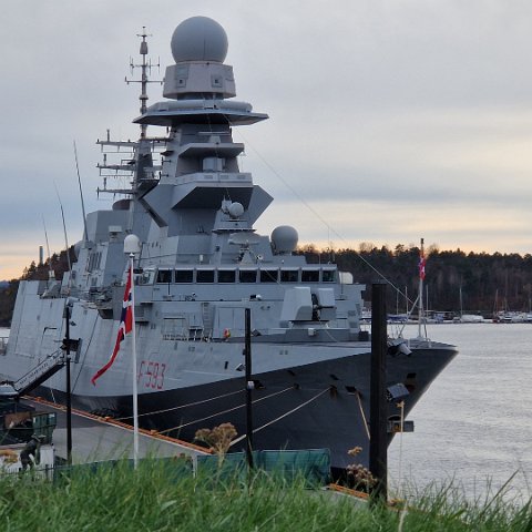 8 ITS Carabiniere (F 593) i Oslo