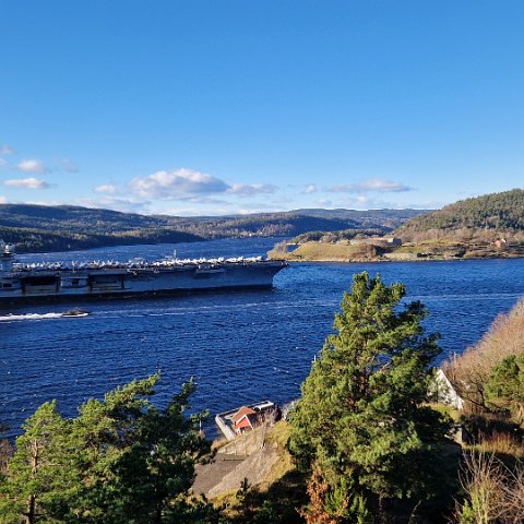 10 USS Harry S. Truman (CVN-75) in Oslo, Norway