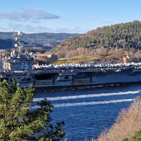 15 USS Harry S. Truman (CVN-75) in Oslo, Norway