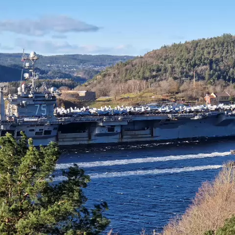 15 USS Harry S. Truman (CVN-75) in Oslo, Norway
