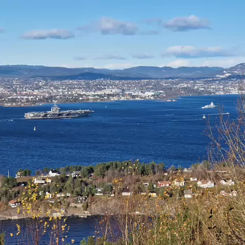 27 USS Harry S. Truman (CVN-75) in Oslo, Norway