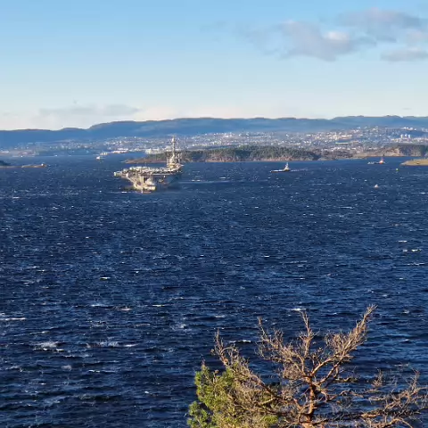 32 USS Harry S. Truman (CVN-75) in Oslo, Norway