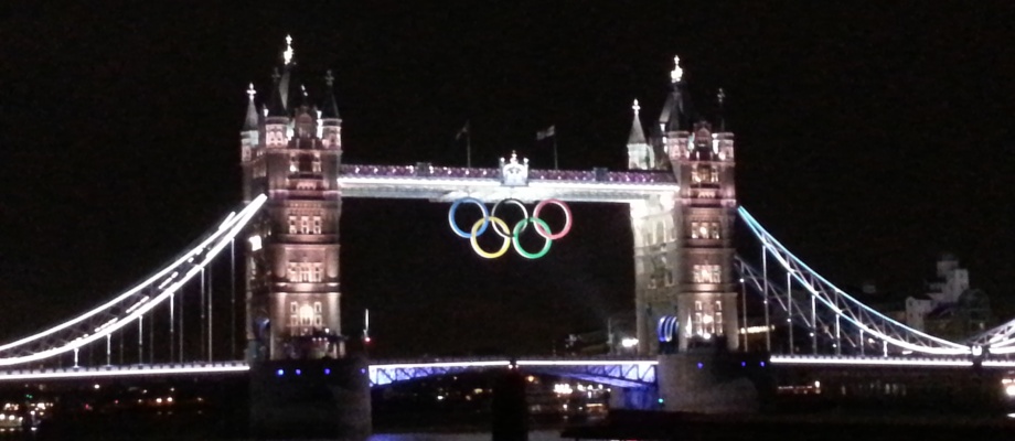 Olympic Rings on Tower Bridge by night