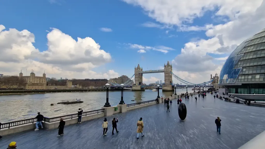 The Jubilee Walkway ved Tower Bridge