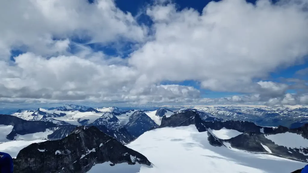 Storjuvbrean sett fra Galdhøpiggen