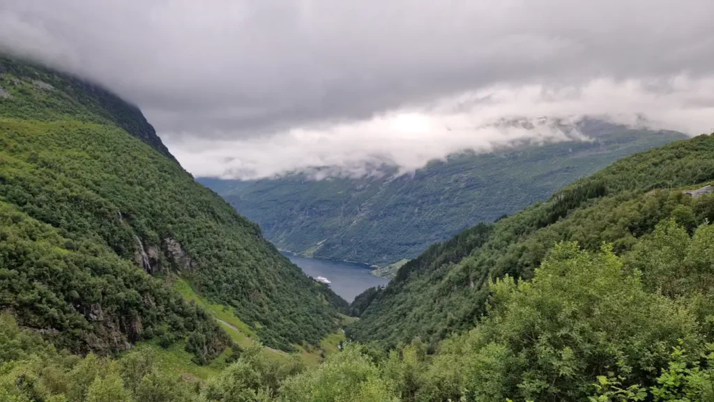 Utsikt over Geirangerfjorden fra Korsmyra