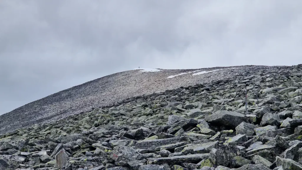 Utsikten opp til Snøhetta