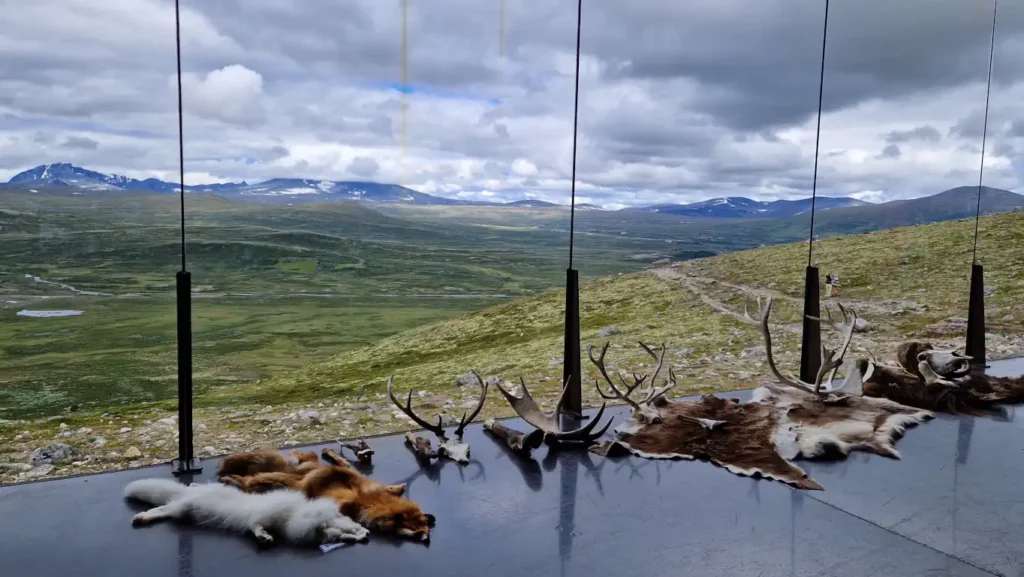 Utsiktspaviljongen Viewpoint Snøhetta mot Snøhetta 2286 moh.