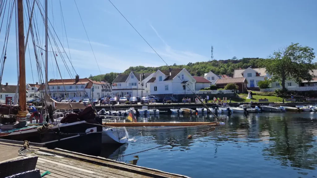 Utsikt mot Nevlunghavn Gjestgiveri