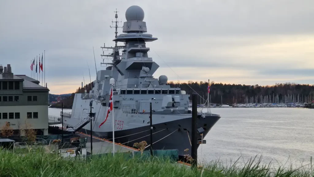 ITS Carabiniere (F 593) ved Oslo Havn