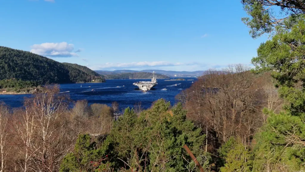 USS Harry S. Truman ved Håøya