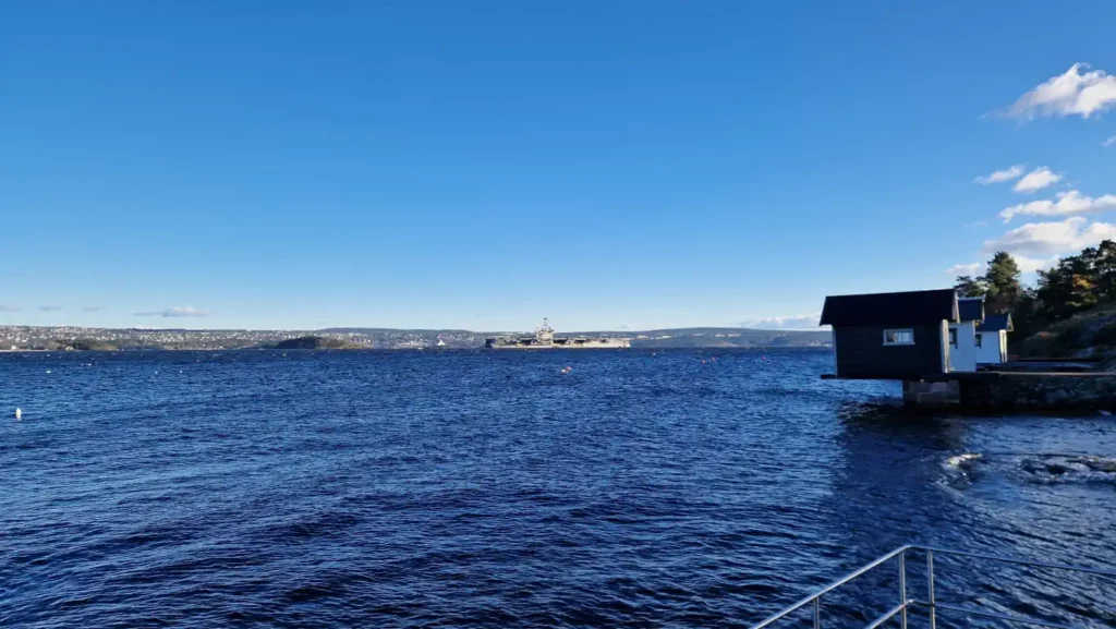 USS Harry S. Truman i Bunnefjorden