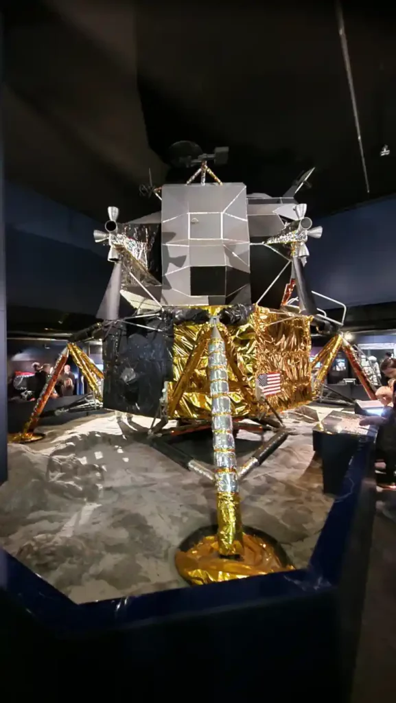 Replika av Apollo 11 Lunar Module Eagle